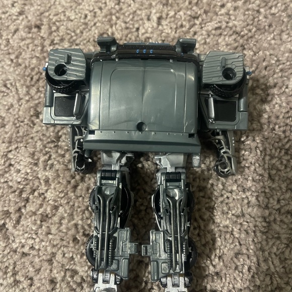 Transformers - Picture 7 of 7